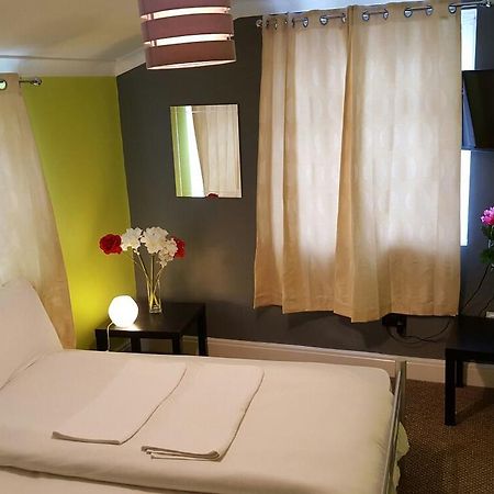 Byron Inn Лондон Екстериор снимка